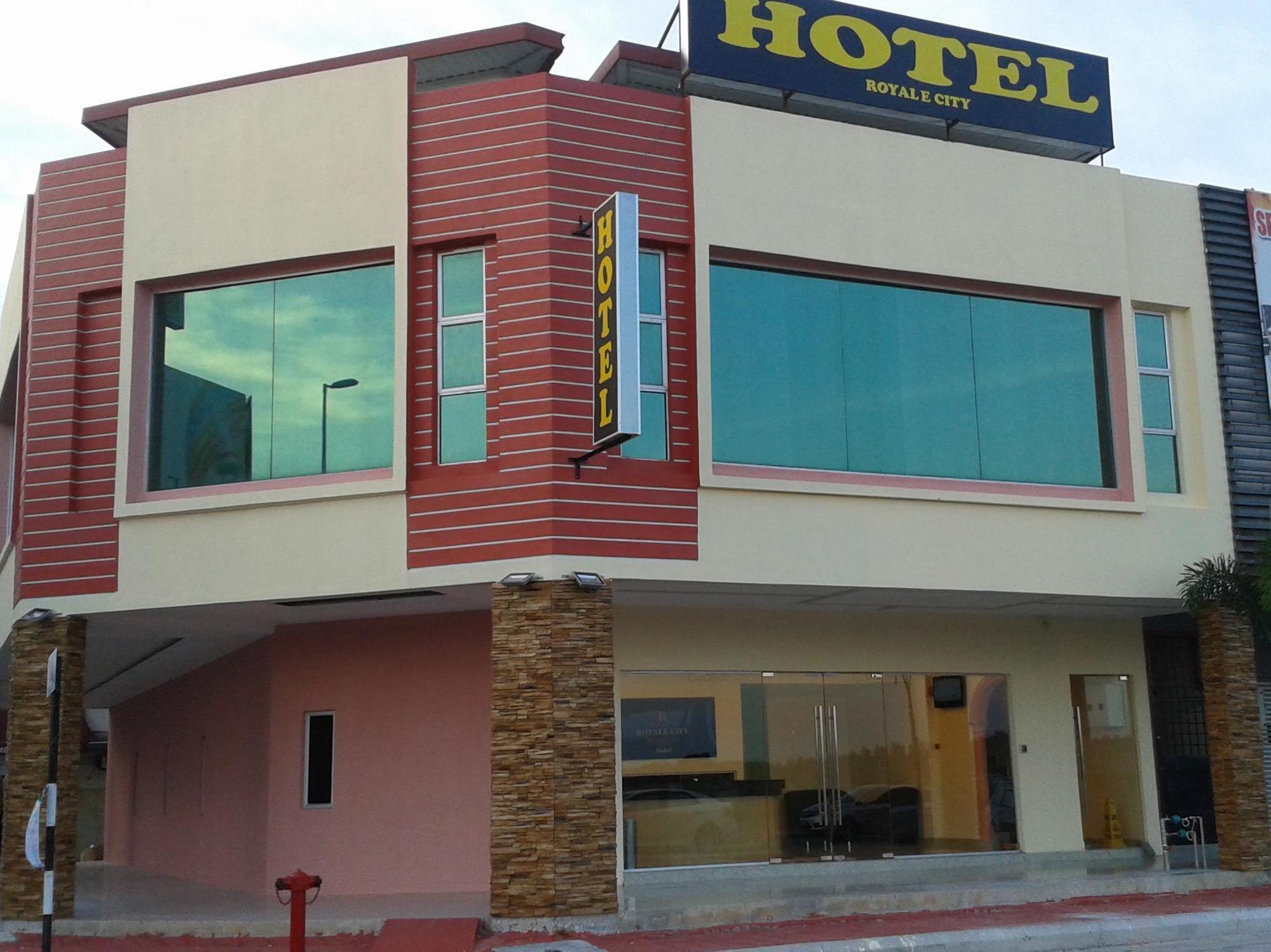 Oyo 89665 Royale City Hotel Sepang Zewnętrze zdjęcie