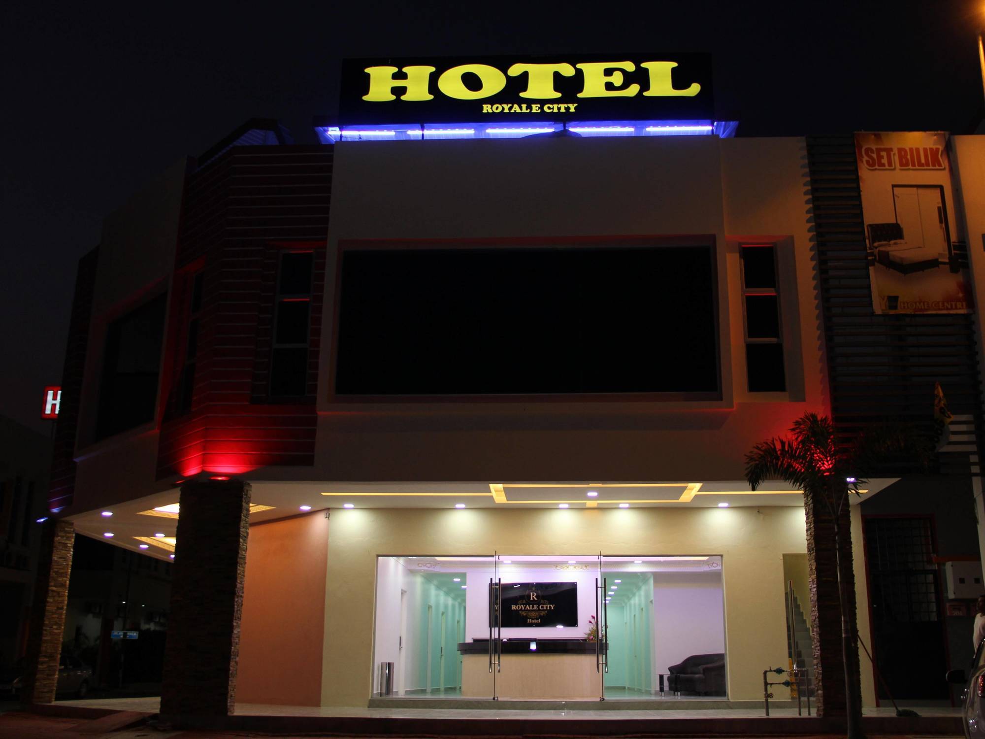 Oyo 89665 Royale City Hotel Sepang Zewnętrze zdjęcie