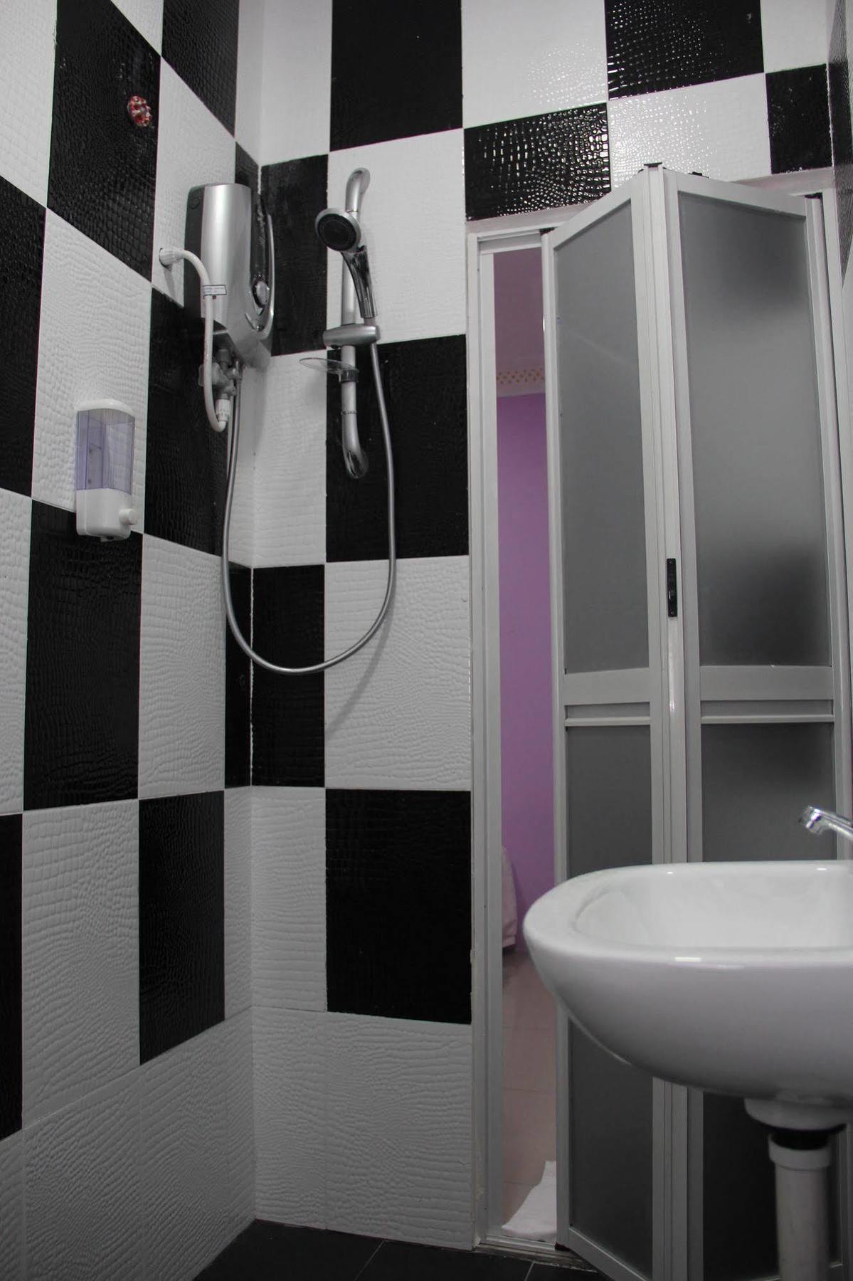 Oyo 89665 Royale City Hotel Sepang Zewnętrze zdjęcie