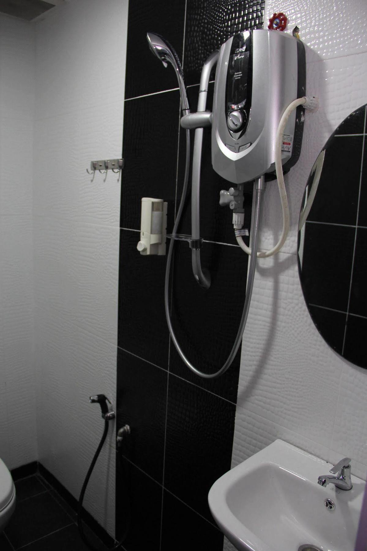 Oyo 89665 Royale City Hotel Sepang Zewnętrze zdjęcie