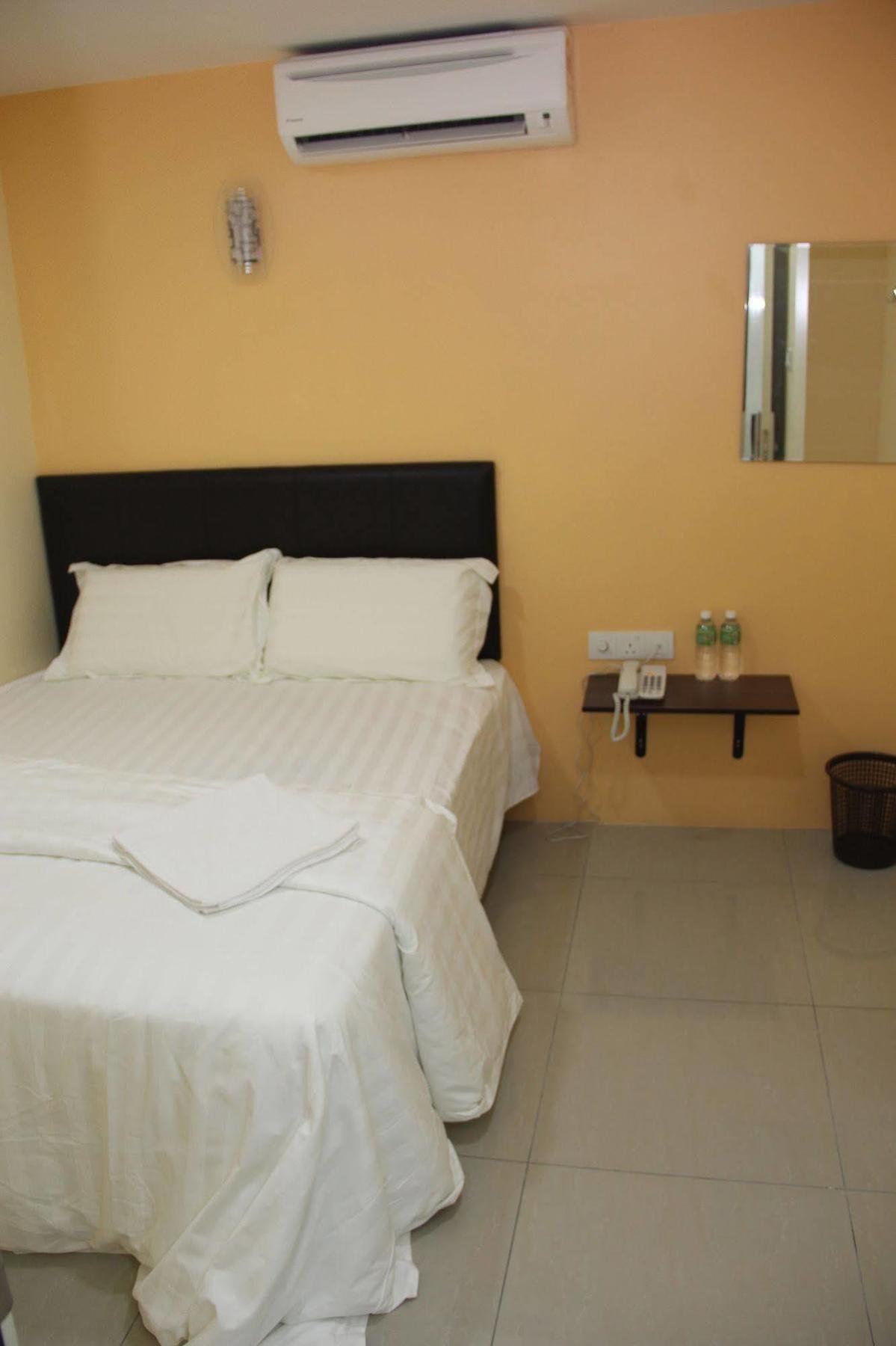 Oyo 89665 Royale City Hotel Sepang Zewnętrze zdjęcie