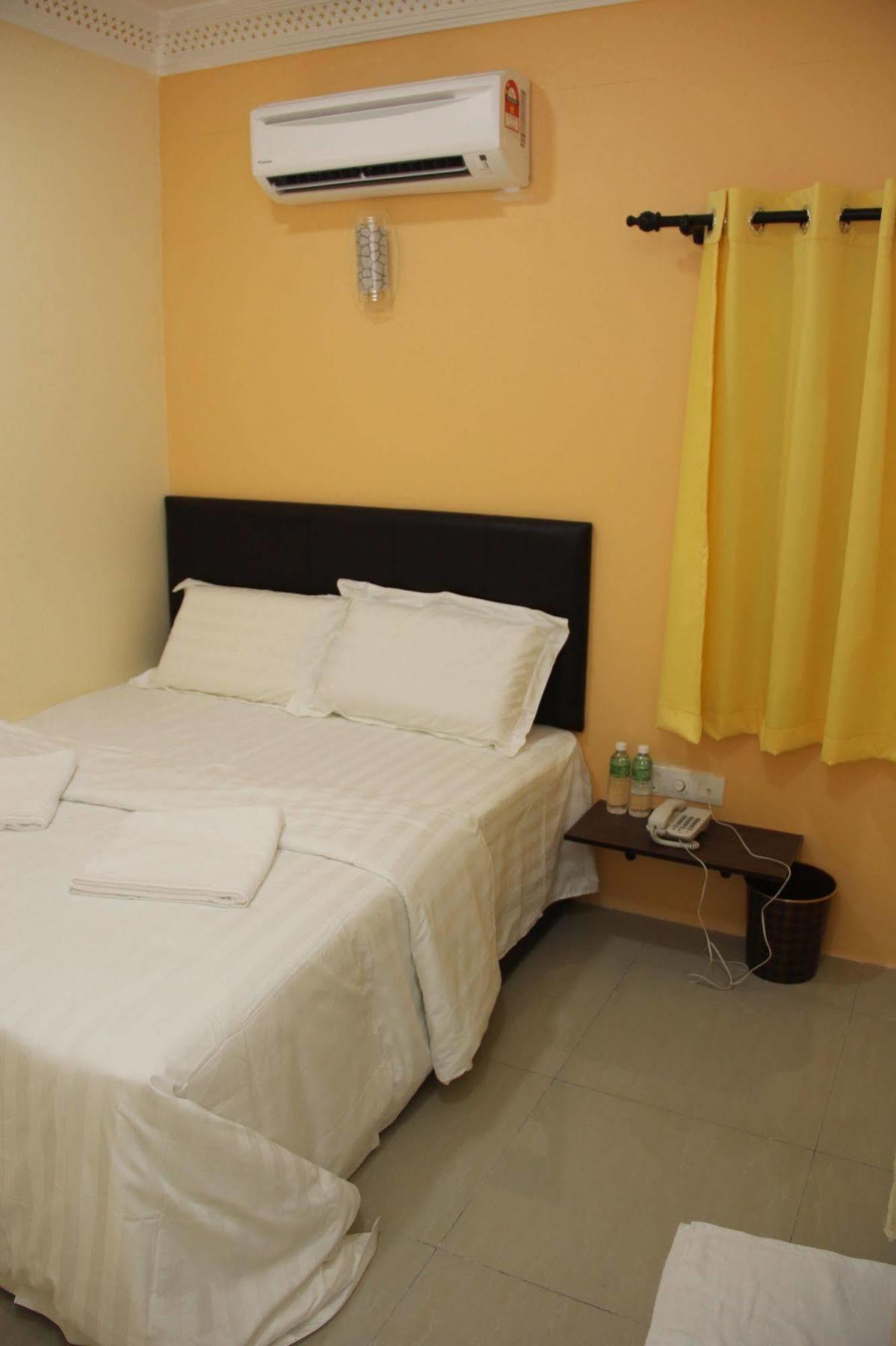 Oyo 89665 Royale City Hotel Sepang Zewnętrze zdjęcie