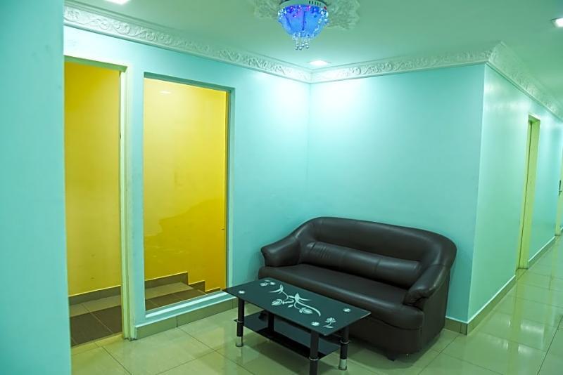 Oyo 89665 Royale City Hotel Sepang Zewnętrze zdjęcie
